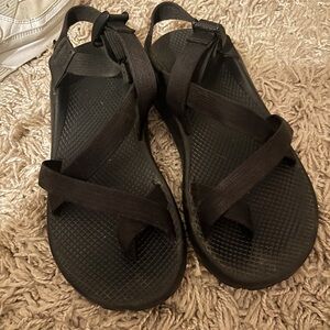 BLACK CHACOS SIZE 9.5